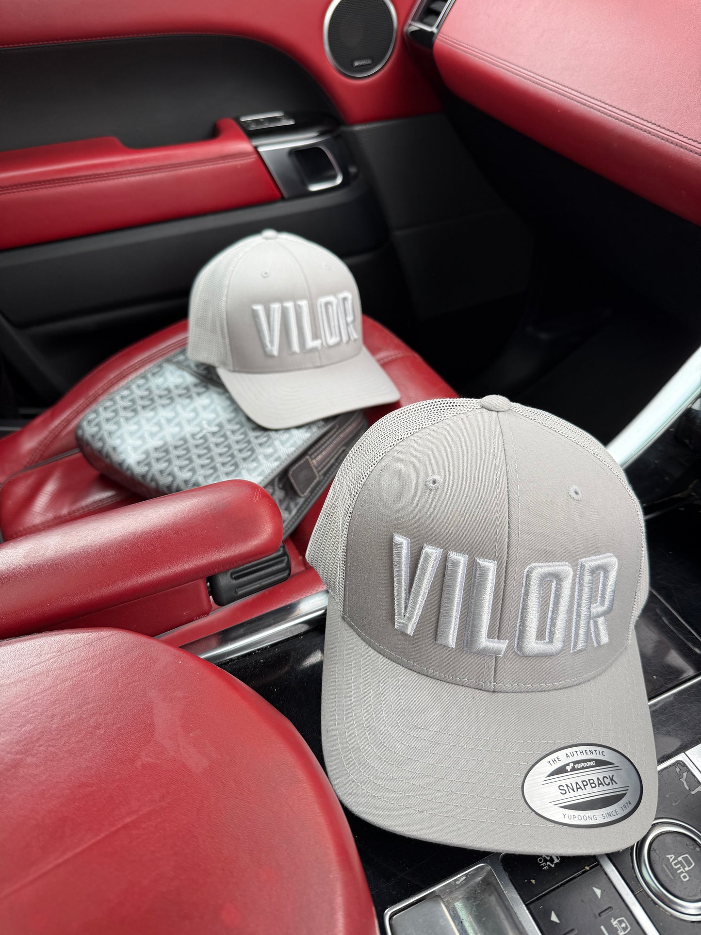 GREY CAP WHITE OUTLINE