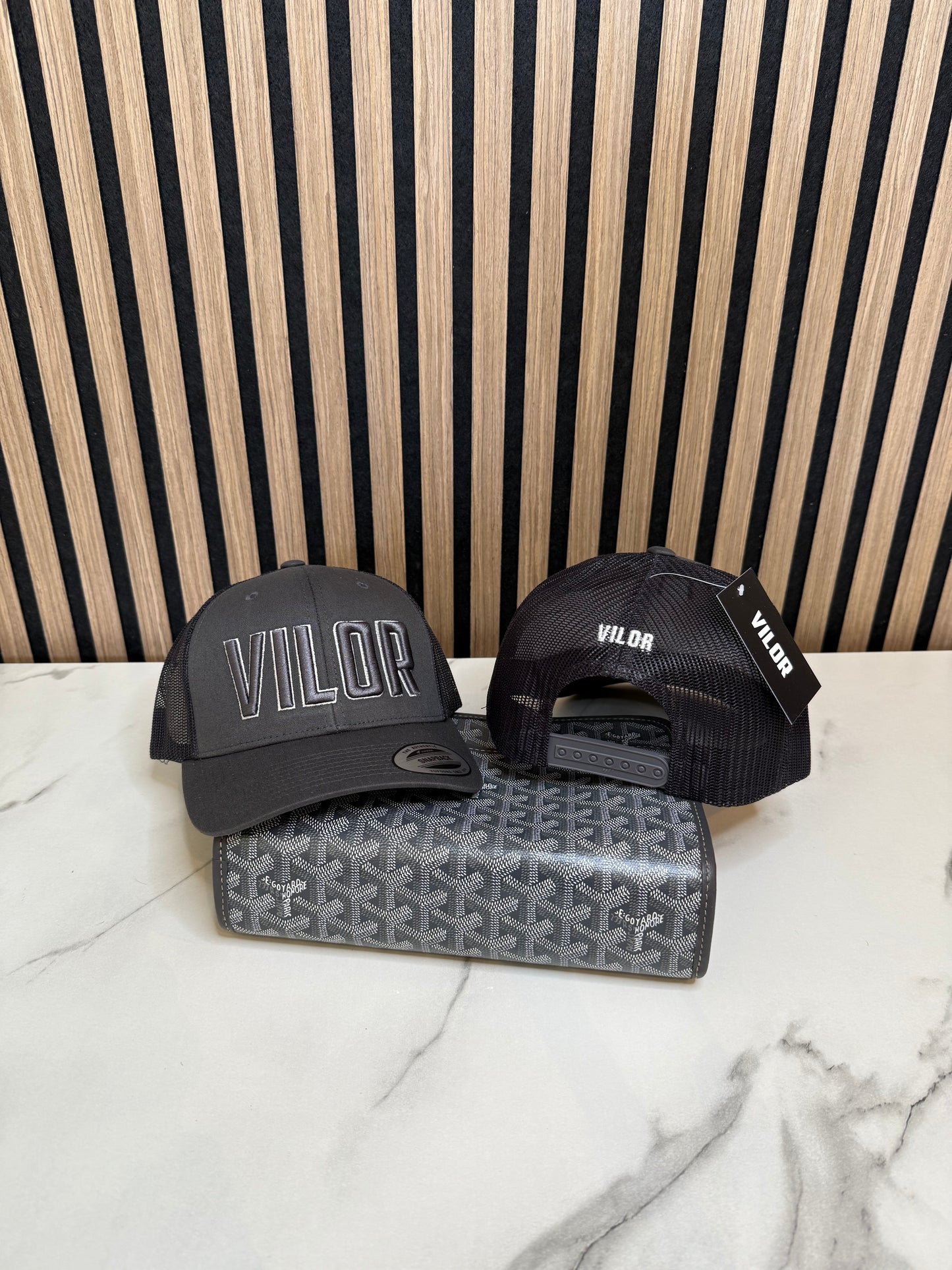 SLATE CAP WHITE OUTLINE
