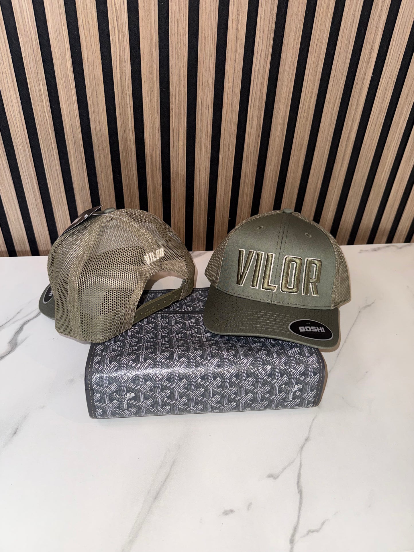 KHAKI CAP CREAM OUTLINE