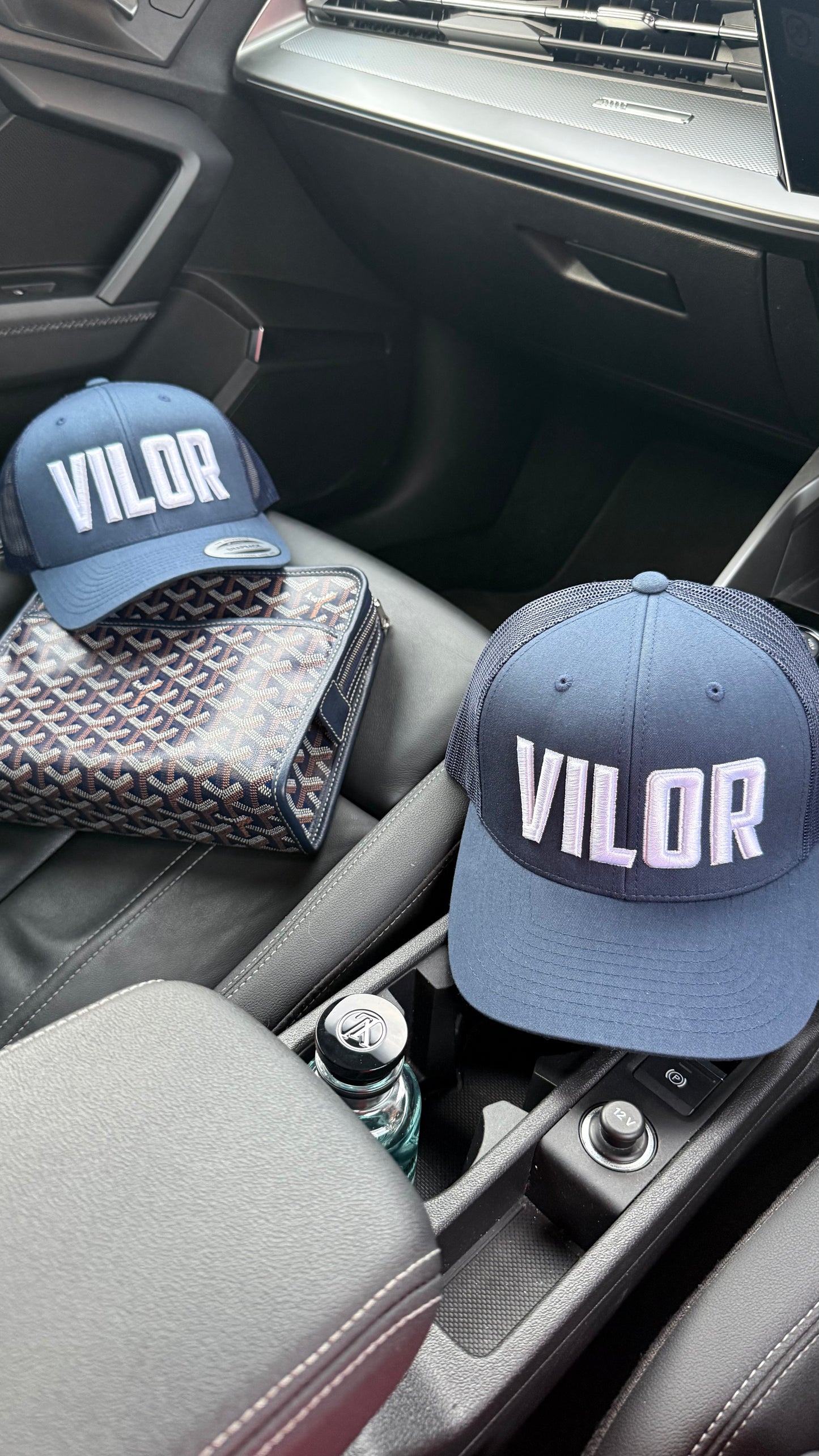 NAVY/WHITE CAP