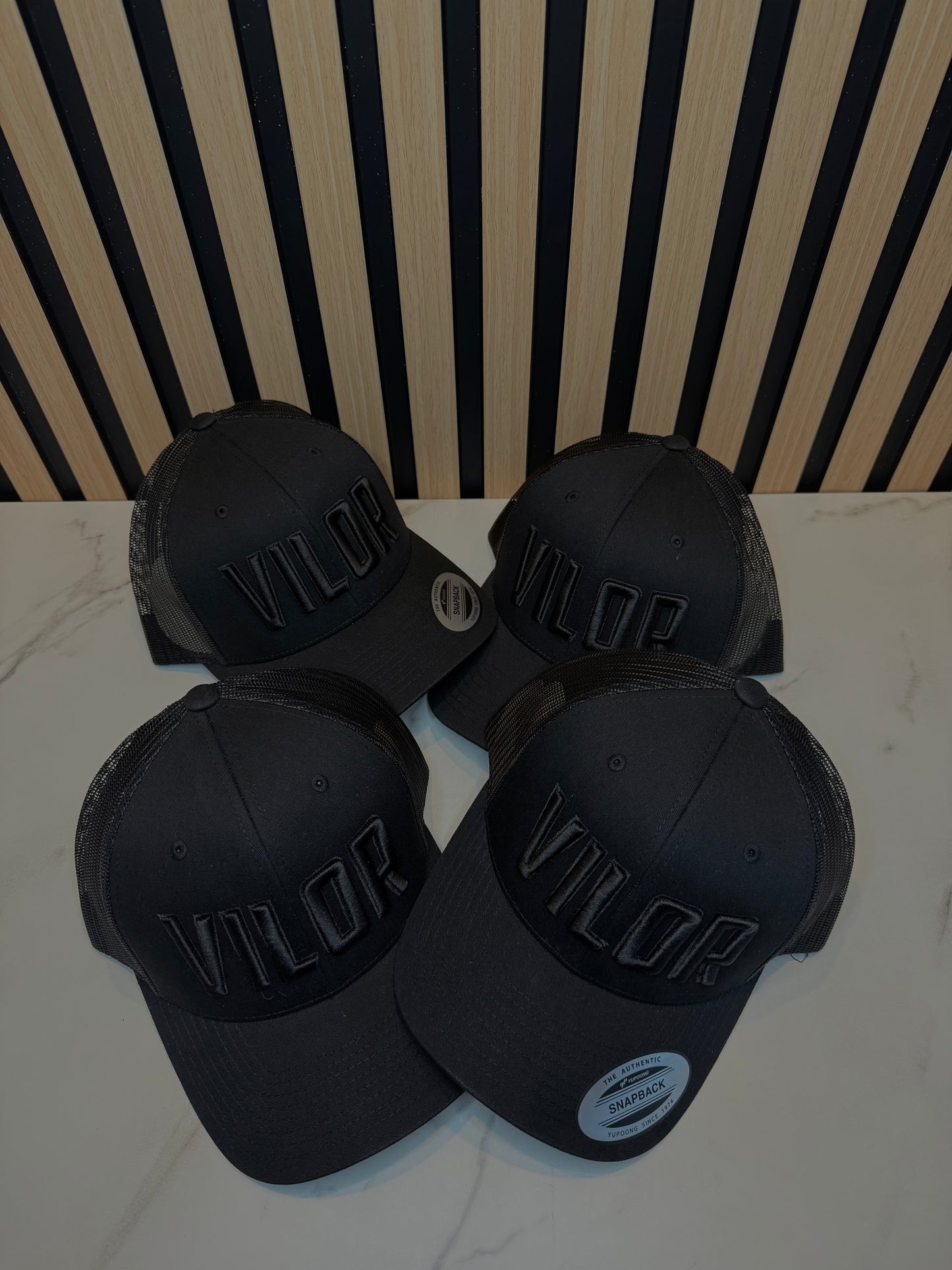 TRIPLE BLACK CAP