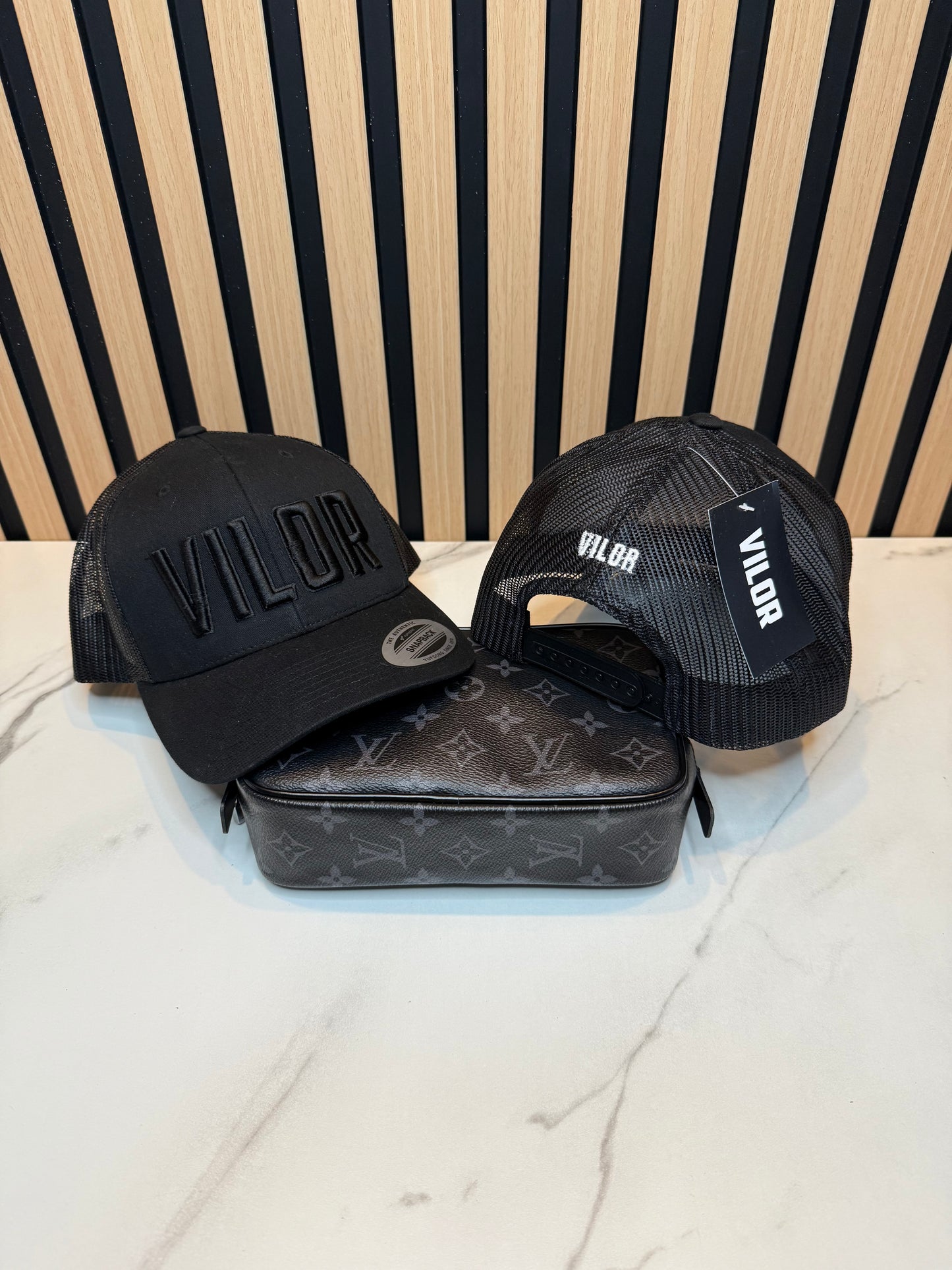 TRIPLE BLACK CAP