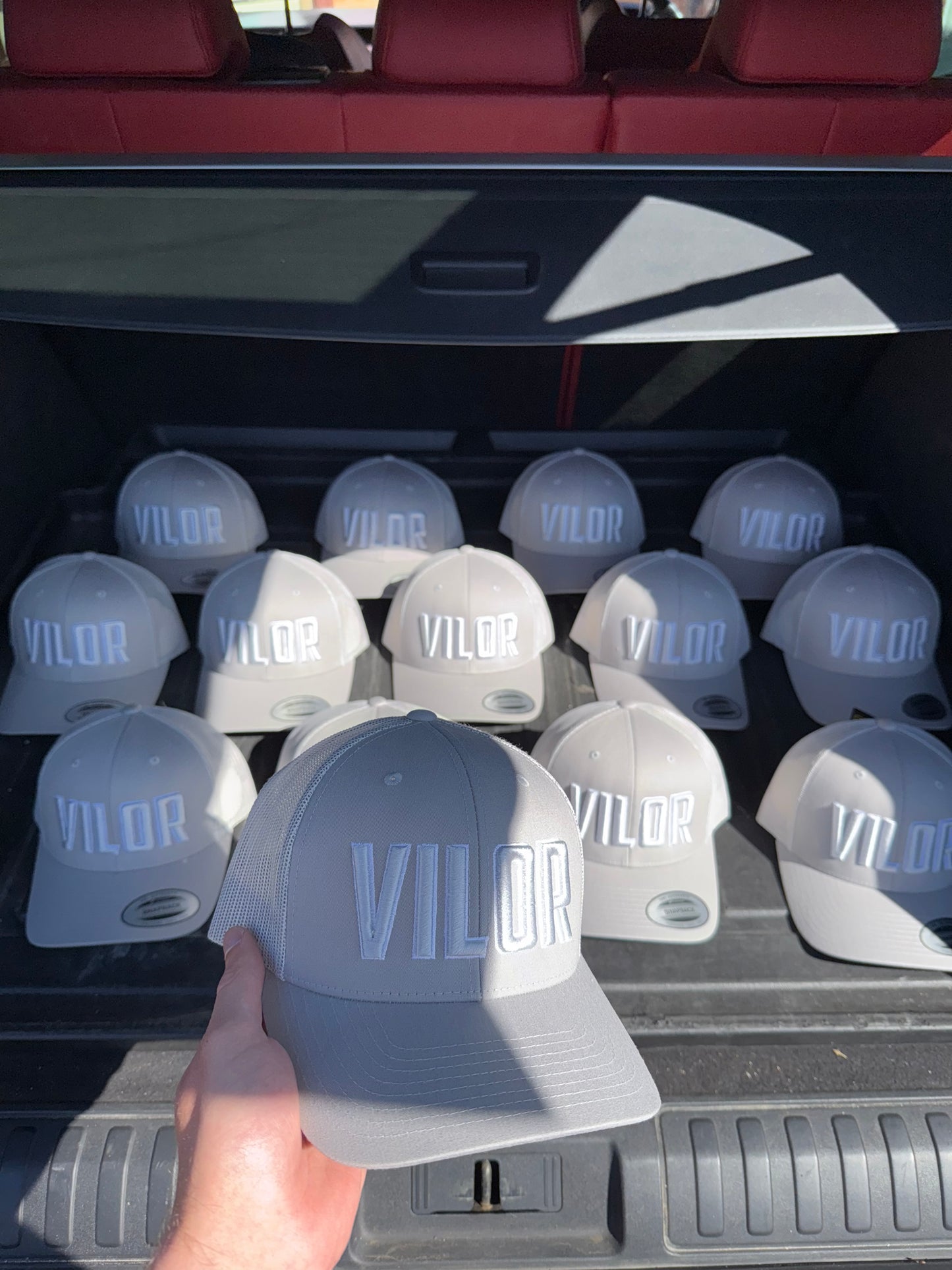 GREY CAP WHITE OUTLINE